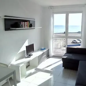 Un Frente Playa Apartamento